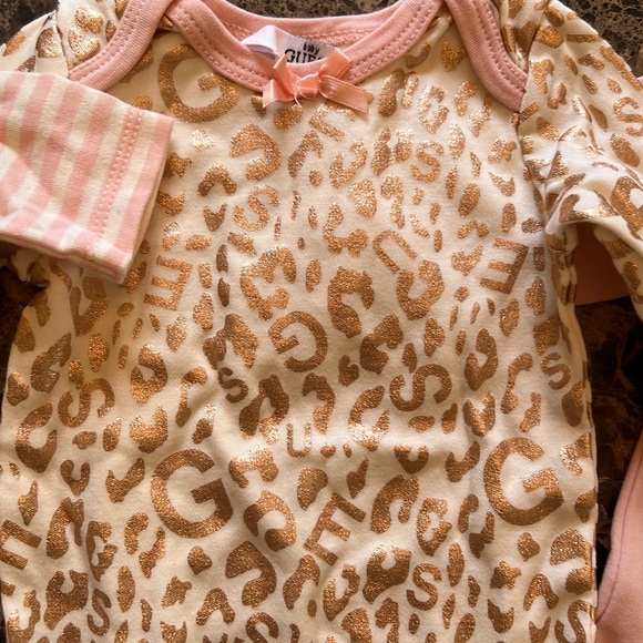 NWOT Guess Baby long sleeved tshirts - Picture 3 of 6